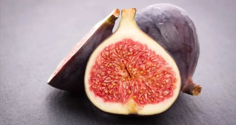 incir yerken bir kez daha dusunun her incirin icinde en az bir tane bulunuyor hpEgZuyf