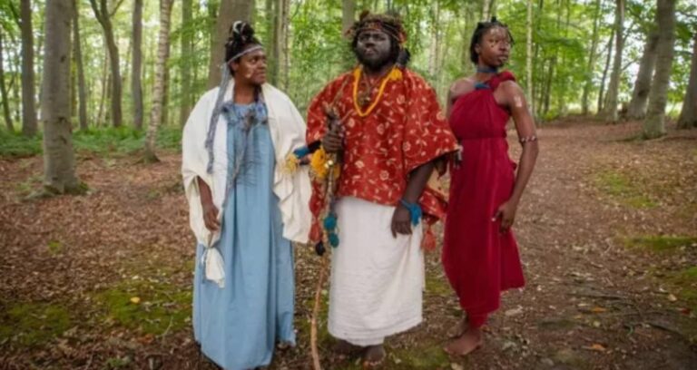 kayip kadin yillar sonra balta girmemis ormanda bulundu artik bambaska bir hayat yasiyor vw6mcAT9