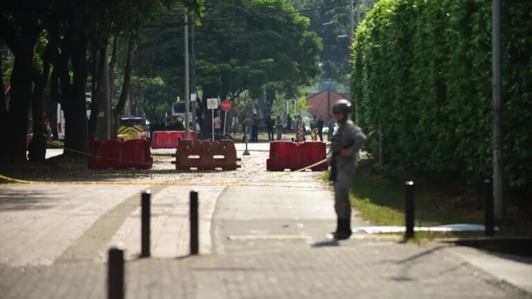 kolombiyada bombali saldiri 5 olu 36 yarali ICM2HM45