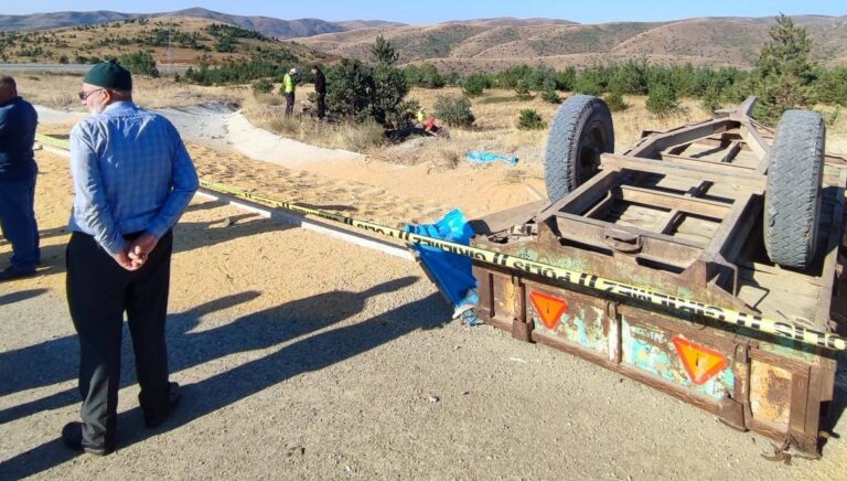 traktorun altinda kalan agabey kardes can verdi JrbgdEJR