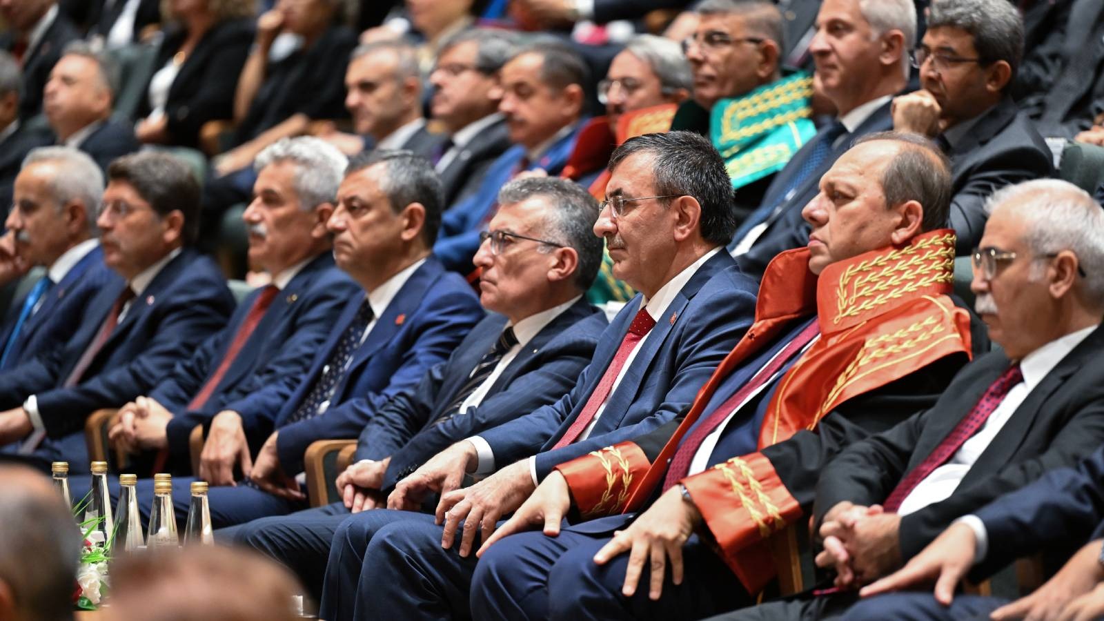 cumhurbaskani yardimcisi cevdet yilmazdan muhalefete yeni anayasa cagrisi siz de tekliflerinizi perspektifinizi ortaya koyun lXpuPZaB