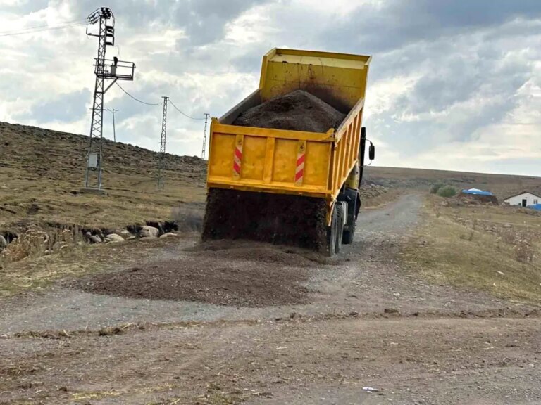 karsta koy yollari yapim calismalari devam ediyor fhIcbkdR
