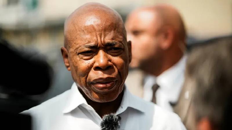 new york belediye baskani adams yeniden secim kampanyasindan cekildigini duyurdu DV7QNb2N