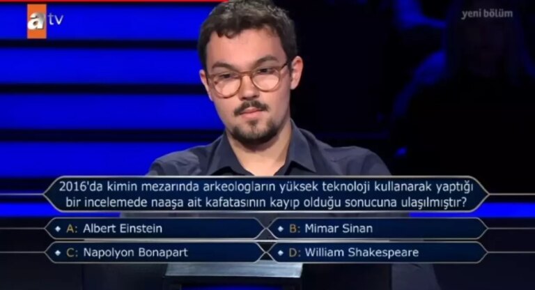 2016da kimin mezarinda arkeologlarin yuksek teknoloji kullanarak yaptigi bir incelemede naasa ait kafatasinin kayip oldugu sonucuna ulasilmistir rnH2vGjH