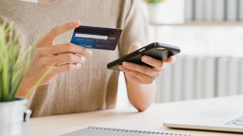 duzenli odemeler kart limitini dikkatli kullanmak kredi notu nasil artirilir JrzASNPf.jpg