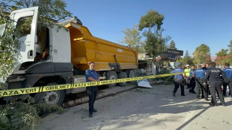 malatyada freni bosalan kamyon kazasi YpM4zWfV