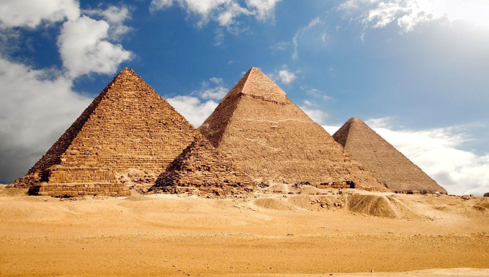 piramitlerin bitmeyen sirri yer alti dunyasina acilan uc kuyu kesfedildi HY1PRtUw.jpg