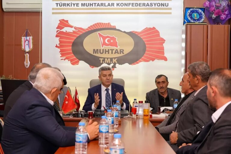 vali ergun muhtarlari ziyaret etti plp6P3Tv.jpg