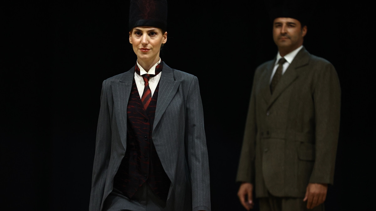 ankarada ataturk kiyafetleri defilesi duzenlendi OXT6KByd.jpg