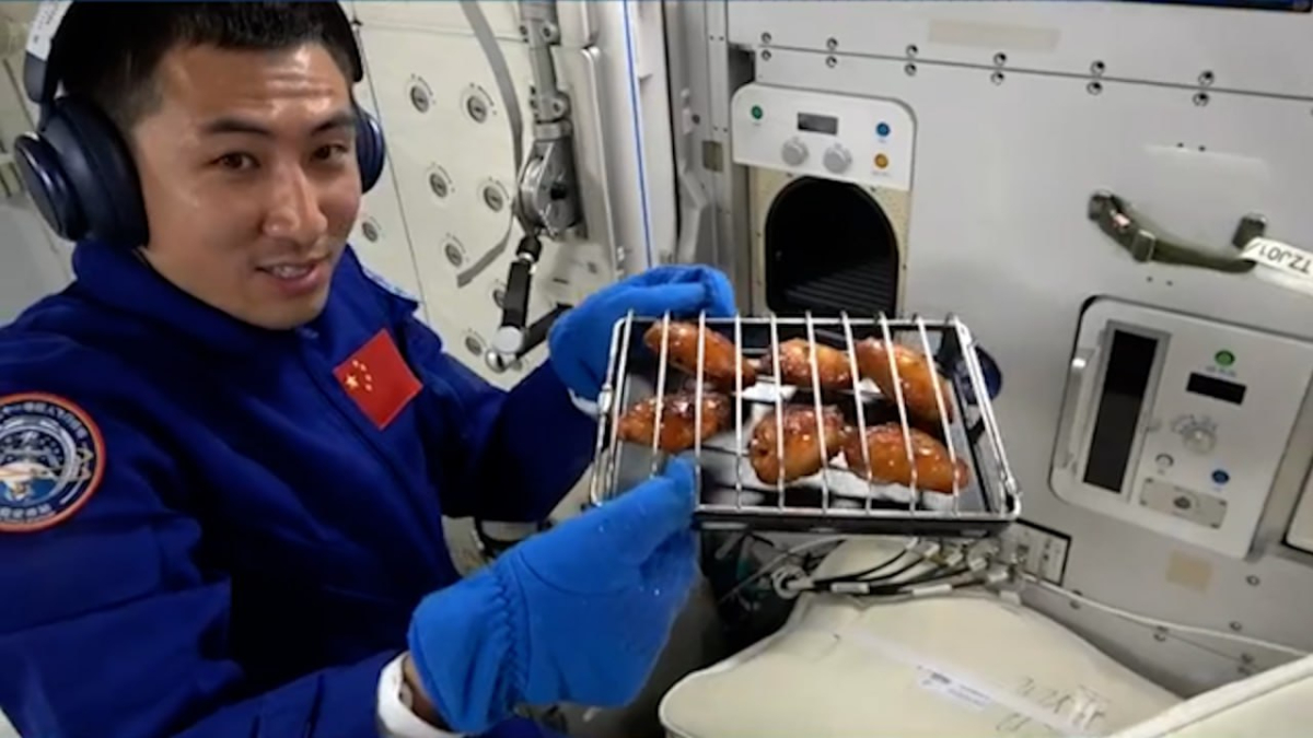 cinli taykonotlar uzayda ilk kez izgara et ve tavuk pisirdi 9sKYFJq9.jpg