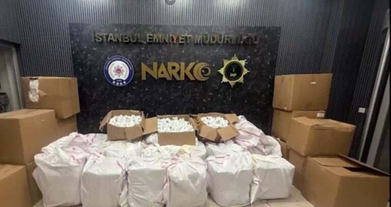 yerlikaya-duyurdu-3-ile-es-zamanli-operasyon1-milyonlarca-uyusturucu-hap-ele-gecirildi-rh1CvqBS.jpg