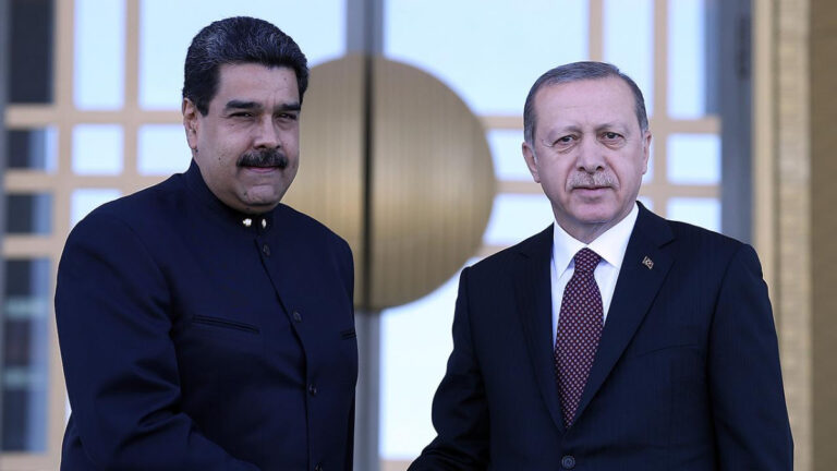 cumhurbaskani-erdogan-nicolas-maduro-ile-gorustu-FPMaF7W5.jpg
