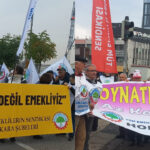emekliler-ankarada-toplandi-miting-oncesi-sloganlarla-yuruduler-ozgur-ozel-de-katilacak-n9MMfDj9.jpg