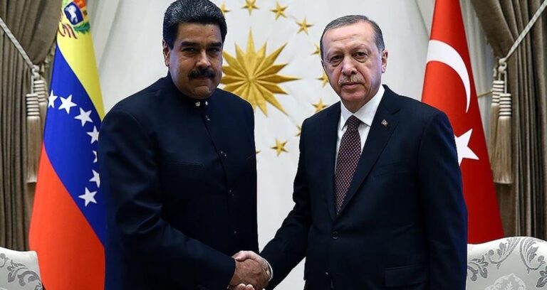 erdogan-venezuela-cumhurbaskani-nicolas-maduro-ile-gorustu-G7NRqOId.jpg