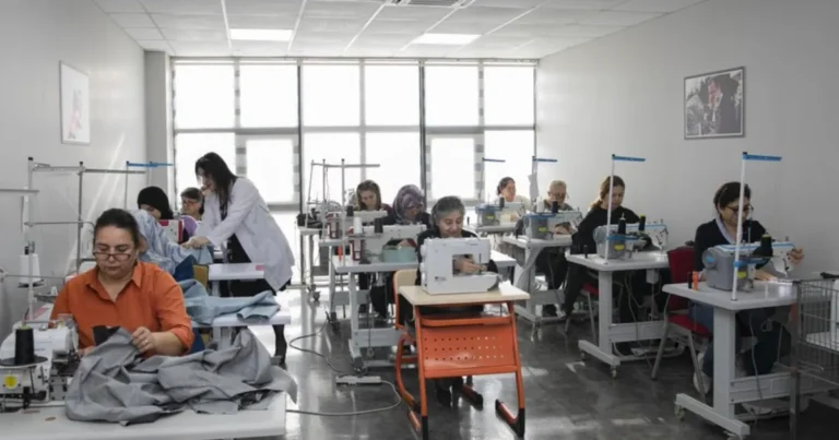 mersinde-giyim-uretim-kurslarina-yogun-ilgi-q5F2JK3d.webp