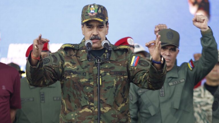 nicolas-maduro-halkina-seslendi-size-asla-ama-asla-ihanet-etmeyecegim-qjd72w5u.jpg