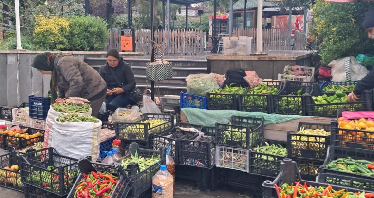 pazar-esnafi-bize-refah-ancak-mezarda-olur-MrX9GxAp.jpg