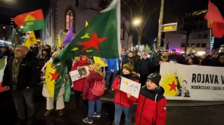 cenevreden-badene-binlerce-kisi-rojava-icin-sokaklarda-VdRLp1TJ.webp