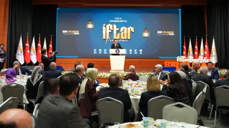 ak-parti-genel-merkez-saglik-politikalari-baskanligindan-saglik-calisanlarina-iftar-programi-U59jbjYr.webp