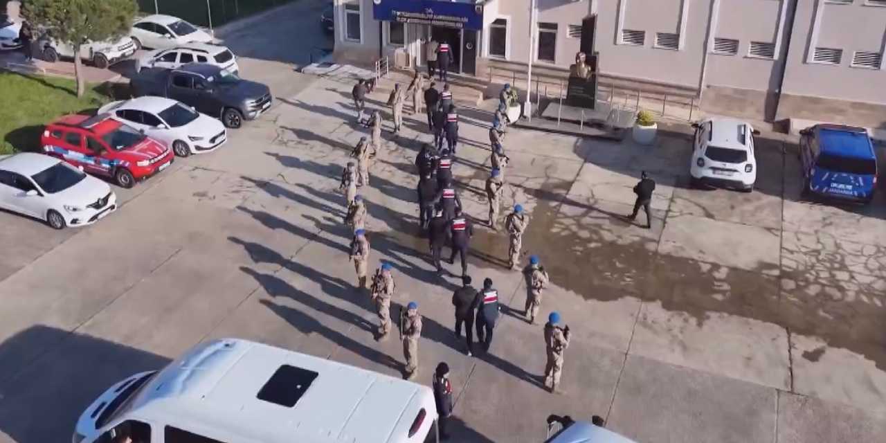 Uyuşturucu ile Mücadelede Dev Operasyon: 30 İlde 122 Tutuklama, Yüzlerce Kilo Uyuşturucu Ele Geçirildi!